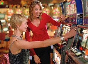 Slot: vince 29 milioni ma il casinò le offre 2 bistecche