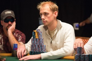 MTT: un fold troppo prudente con two pair?