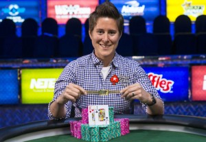 WSOP: Vanessa Selbst vince il terzo braccialetto in rimonta!