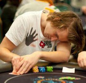 SuperStars Showdown: Isildur1 distrugge Rui Cao