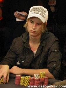 Cash game High Stakes: Isildur1 boom!