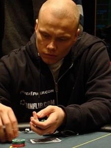 High stakes online: Ziigmund ingrana, Gus Hansen già a +1,3 milioni