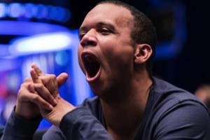 Phil Ivey sbadiglia: 2+2 si scatena coi fotomontaggi!