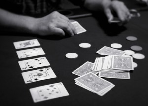 Tra truffe e cash game: perché serve una polizia del giochi nel poker