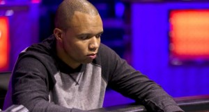 Phil Ivey e un bluff coraggioso nel torneo da 250.000 dollari