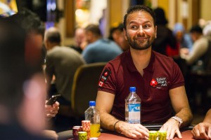 WPT Five Diamond: Negreanu effettua 5 entries ed è quinto nel day 2