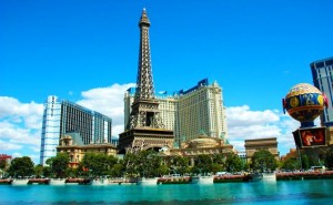 Macao avrà la sua Torre Eiffel ma Adelson perde $ 11 miliardi!