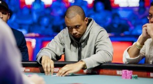 Il 2014 di Phil Ivey resta nero: perde altri 800.000$