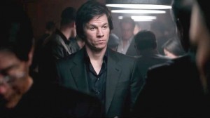 The Gambler: Wahlberg vince $50.000 al blackjack ma li perde in un colpo di rulla