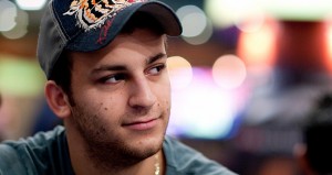 Mizzi contro Kurganov: fold pazzesco nel torneo da 100.000 $