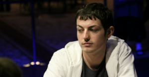 Tom Dwan vs Tony G, scontro tra titani… con Q-4 e T-9!