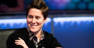 Vanessa Selbst, brava e fortunata: scala colore contro full house!