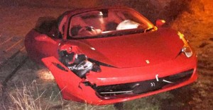 Sam Trickett distrugge la sua Ferrari in un incidente