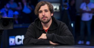 Jordan Cristos "tanka" anche al Main Event: clock chiamato due volte e avversari in tilt