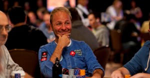 Allen Bari: attacco frontale a Daniel Negreanu, è rissa su Twitter!