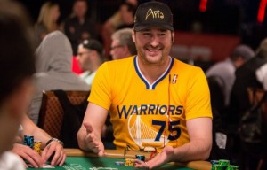 Phil Hellmuth in action nelle partite private high stakes a Hollywood ma perde migliaia di dollari a poker cinese
