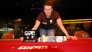 Stuart Rutter, il poker pro che vuole passare una notte in carcere