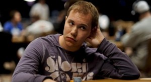 WCOOP 2015 Main Event: Kostritsyn chipleader del final table, Carnevale crackato