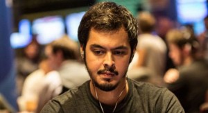 Rimane con un ante 8 left al Sunday Million, arriva all'heads up da chipleader e..