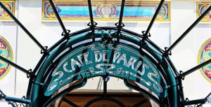 Donna perde tutto alle slot a Montecarlo: con l'auto entra nelle sale del Café de Paris