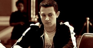 Tom Dwan indovina la mano di David Oppenheim, ma riuscirà a foldare il suo set di 9?