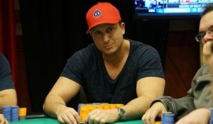 Mike Dentale ancora nei guai: alza le mani su un avversario, squalificato dal torneo