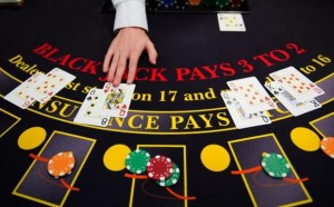 Dealer maltese protagonista per 51 ore consecutive ad un tavolo di blackjack: è suo il record mondiale