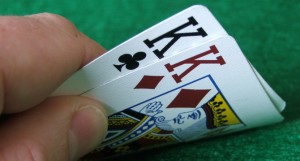 Daniel Negreanu: come gestire KK fuori posizione dopo un raise e un call ai primi livelli di un torneo