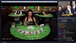 [VIDEO] Dopo 8 ore di poker si concede un po' di blackjack: vince 30.000$ in un'ora