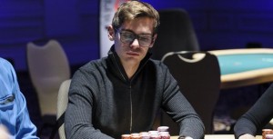 Super High Roller Bowl: Hellmuth e Seidel immortali, Kempe e Holz comandano al final table