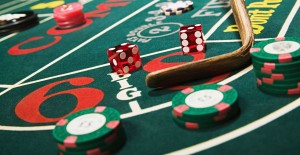 Craps: nonnina batte record con 154 tiri consecutivi vincenti al Borgata