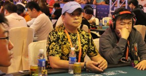 50k Poker Players Championship: forfait degli italiani, Ashton in testa e si rivede Johnny Chan!
