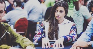 Samantha Abernathy senza paura: sfida i big alla Bobby's Room e vince 103.000$