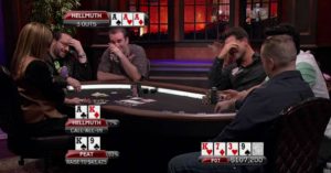 Phil Hellmuth perde mano e staffe contro ‘Viffer’ e il tavolo scoppia a ridere!
