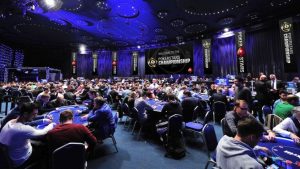 Le 4 possibili ragioni che hanno indotto PokerStars alla rivoluzione live mondiale. L'Italia verso il Festival