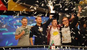 EPT MALTA LIVE: Karlsson bluff al river, Boika fa call ed alza la Picca!