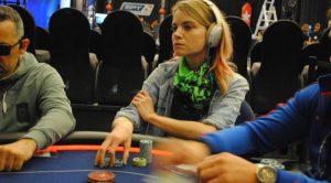 Un accordo di staking indigesto: è "rissa" social tra Cate Hall e Chad Power con scambio di accuse pesanti