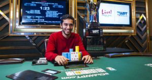 Lascia Medicina e la settimana dopo vince il WPT: l'incredibile storia di Zachary Smiley