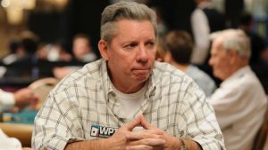 Mike Sexton: "Ho visto giocatori vincere il WPT e andare rotti poco dopo nel cash game"