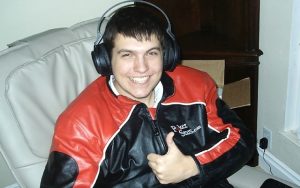 Quando Doug Polk si lamentava sui forum: "Non so più cosa fare, continuo a depositare e perdere"