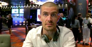 Gus Hansen e David Oppenheim, rissa sfiorata: si lanciano $150.000 in chips dopo 48 ore high stakes!