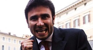 Di Battista (M5S) avvisa rooms e pokeristi: "vogliamo aumentare di PARECCHIO tassazione nel gioco"