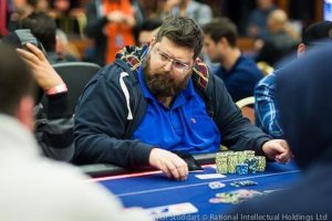 EPT Praga: Adinolfi da chipleader a short stack, Sammartino e Castelluccio al Day 2