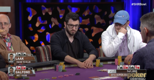 Phil Galfond molla la scala contro Phil Laak: ecco come folda un campione