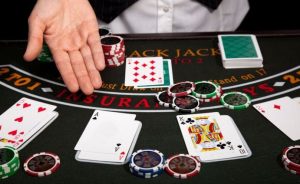 La truffa del blackjack, il casinò online offshore si difende: "abbiamo rimosso dealer e provider"