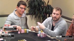 Tom Marchese legge Jennifer Tilly come un libro aperto e snap-folda K-K preflop!