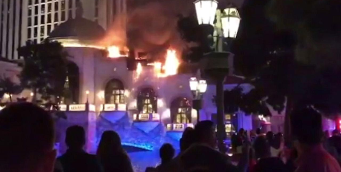 Un'immagine dell'incendio (courtesy Sean Kim - Twitter)