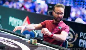 Doyle a Negreanu: "Sei il più forte di tutti, smettila di insegnare a vincere a poker!"