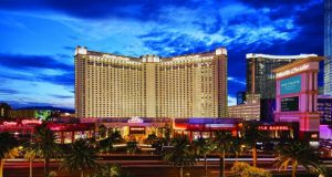 Las Vegas: chiude la poker room del Montecarlo, la storia del casinò. Le novità: in arrivo chef da 3 stelle!