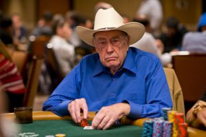 Cambia un'era pokeristica ma Doyle Brunson non molla, torna in action alle WSOP